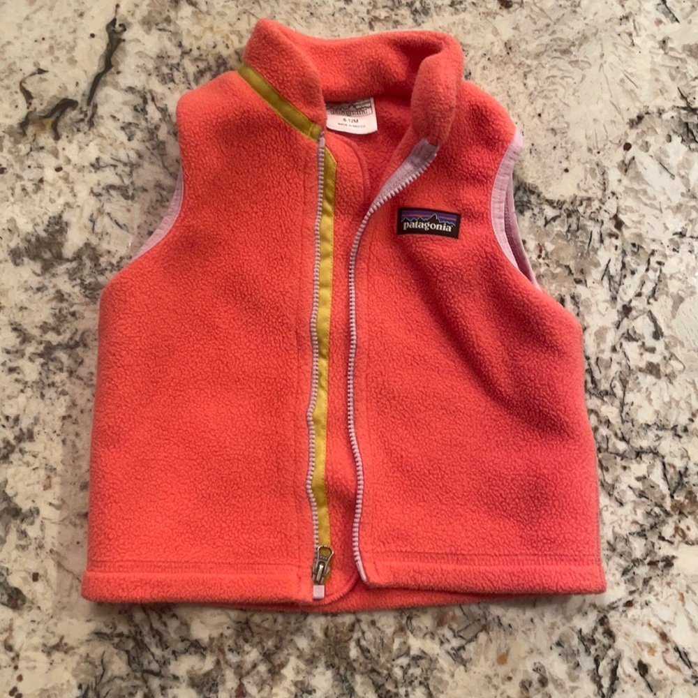 Patagonia vest 6-12 month